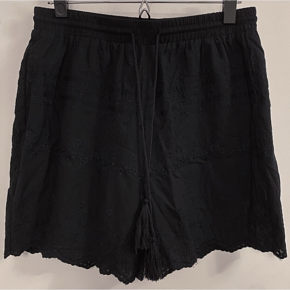 Solitaire Embroidered Eyelet Scallop Trim Black Cotton Shorts Large L Handmade